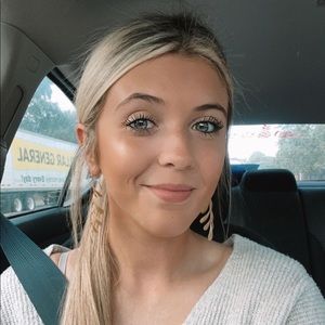 Meet your Posher, Olivia